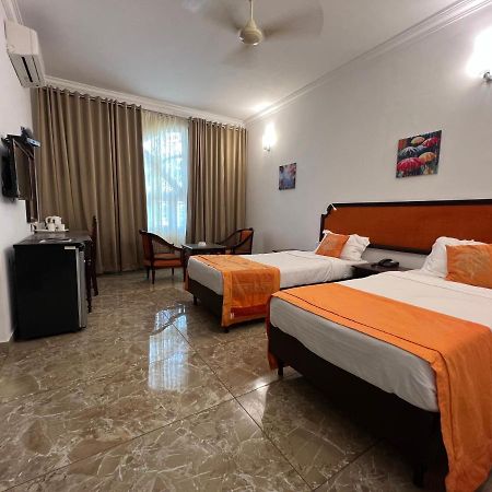 Ats Willingdon Hotel Kochi Ngoại thất bức ảnh
