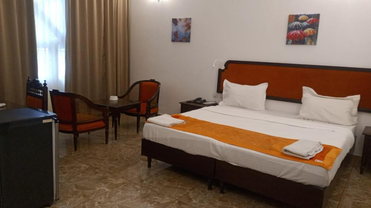 Ats Willingdon Hotel Kochi Ngoại thất bức ảnh