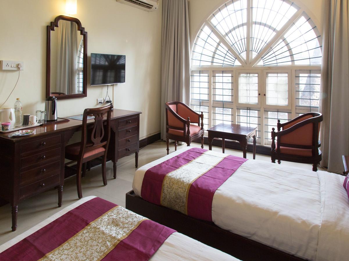 Ats Willingdon Hotel Kochi Ngoại thất bức ảnh